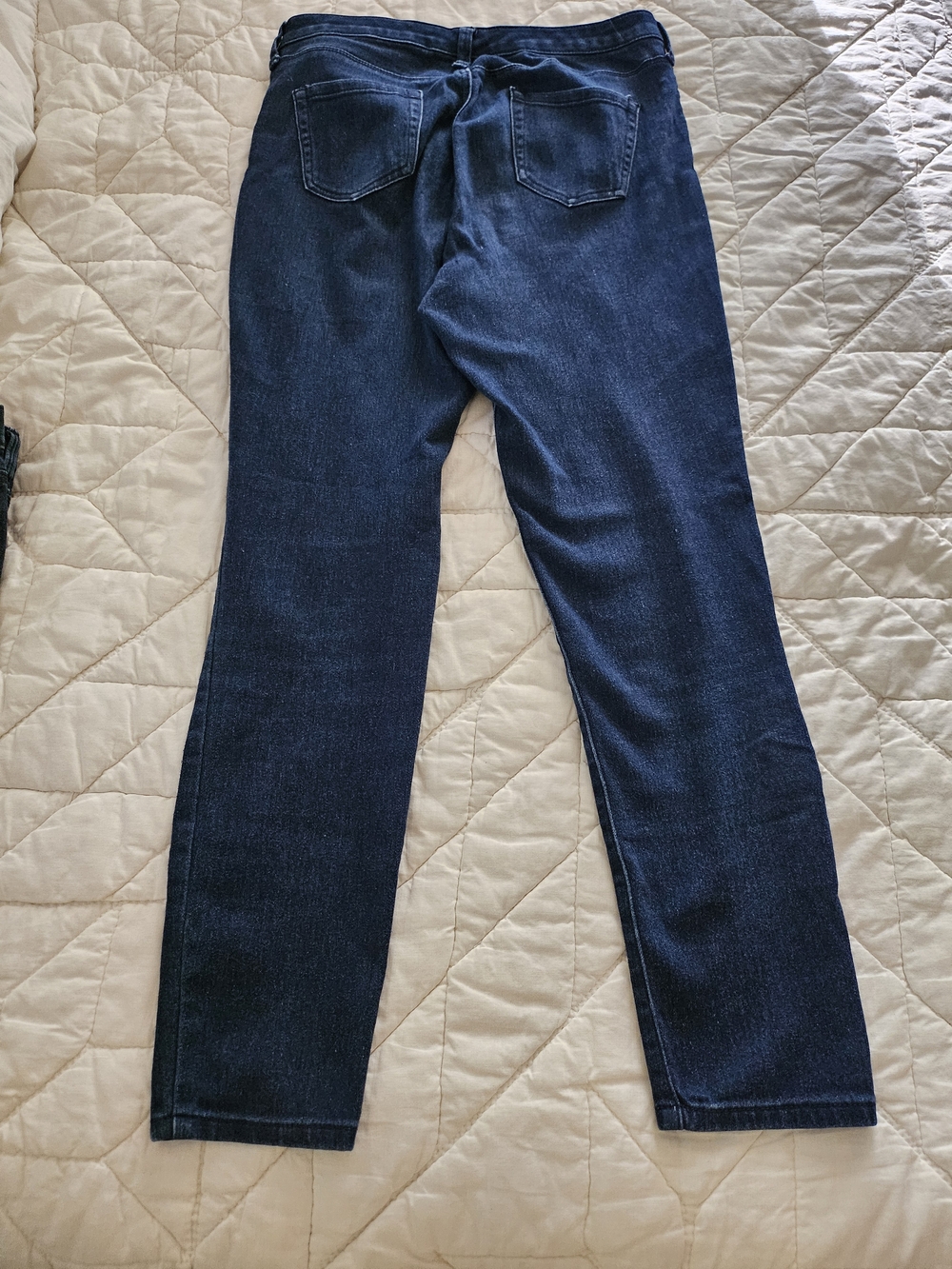 Bandolino 'Selene' Dark Wash Jeans - Size 12 - Picture 2 of 9